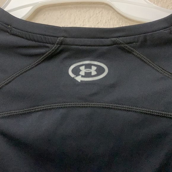 Under Armour Semi-Fitted Catalyst HeatGear Black Shirt Woman’s small - Picture 7 of 10